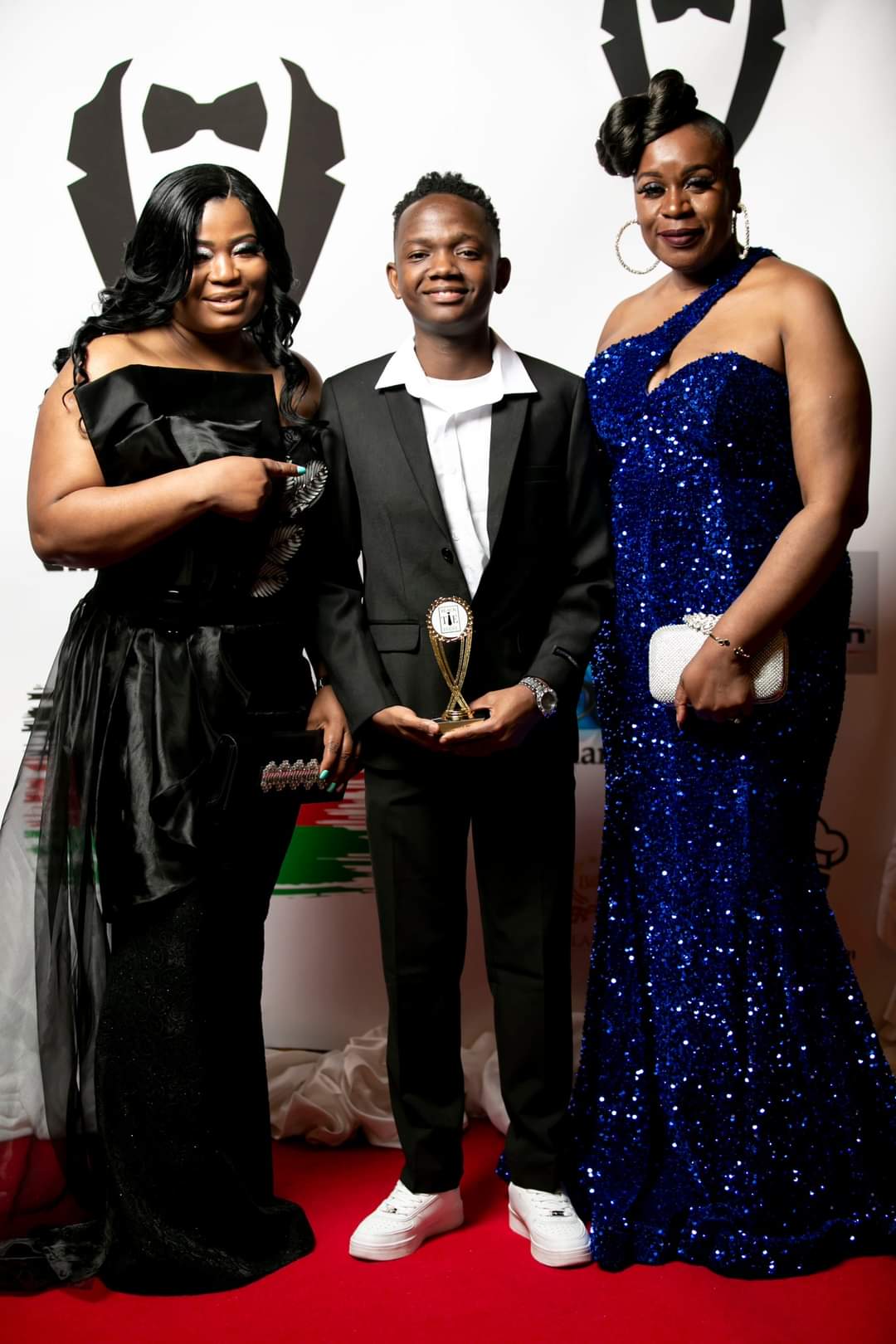 Viny Visuals wins 2023 Influencers award in USA Malawi Voice